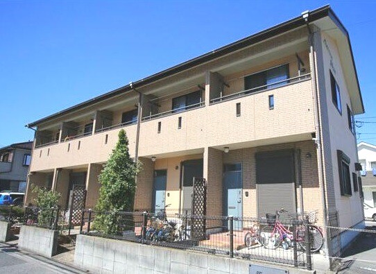 ��ʌ������s����Q���ڂ̃e���X�n�E�X�̌����O��