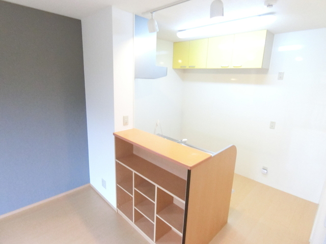 ��ʌ��������܎s��{��O���Q���ڂ̃A�p�[�g�̋����E���r���O