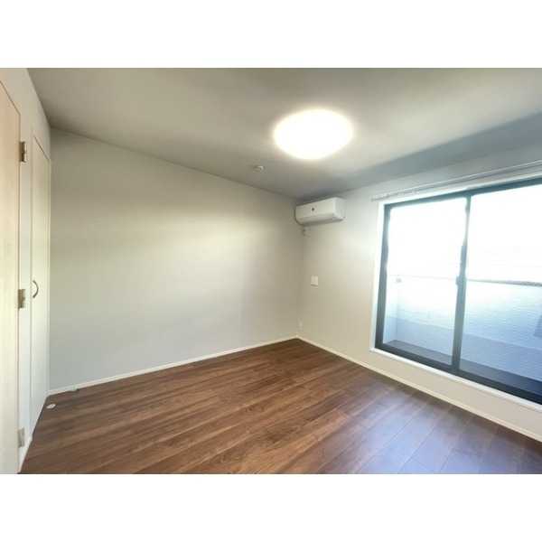 ��ʌ��������܎s���搼��{�P���ڂ̃^�E���n�E�X�̋��ԁE���r���O