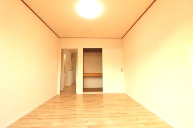 ��ʌ��������܎s�΋擌���P���ڂ̃A�p�[�g�̋��ԁE���r���O