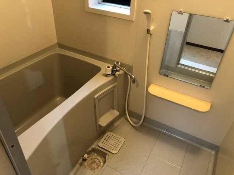 ��ʌ��������܎s������㗎���Q���ڂ̃A�p�[�g�̃o�X