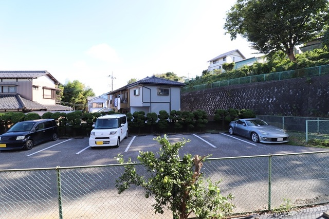 ��ʌ��������܎s�΋擌���P���ڂ̃A�p�[�g�̒��ԏ�