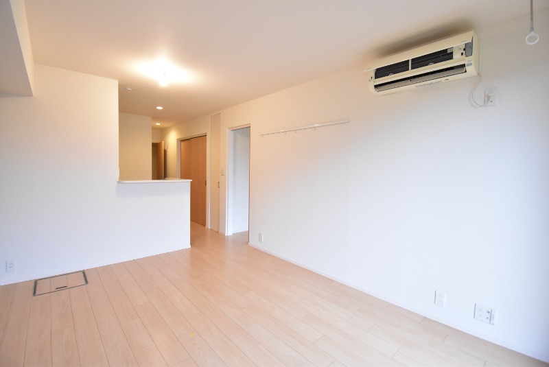 ��ʌ��z�J�s���z�J�R���ڂ̃}���V�����̋����E���r���O