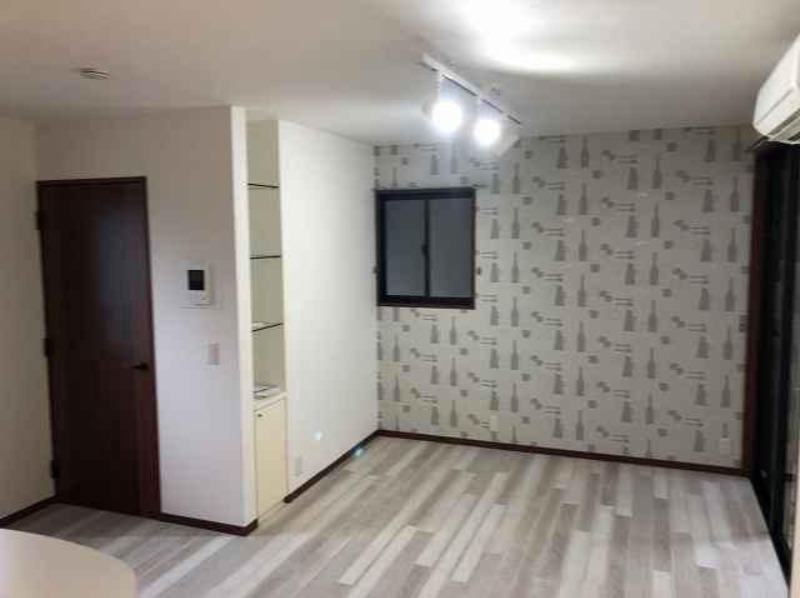 ��ʌ��������܎s������㗎���Q���ڂ̃A�p�[�g�̂��̑������E�X�y�[�X