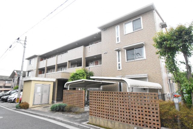 ��ʌ��������܎s��{��V�����Q���ڂ̃A�p�[�g�̌����O��