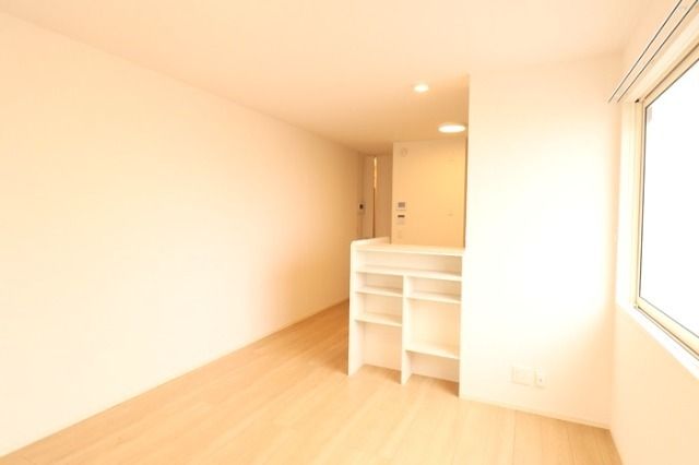 ��ʌ��z�J�s���C�N�^�E���U���ڂ̃A�p�[�g�̋��ԁE���r���O