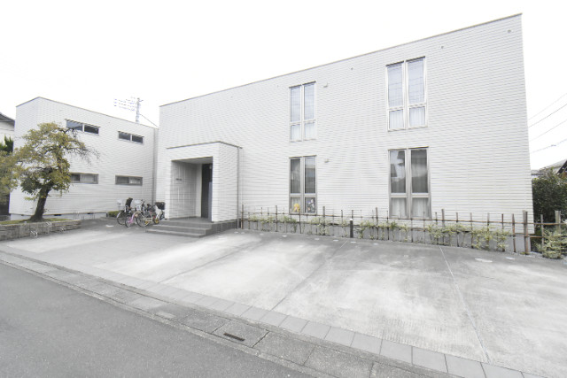 ��ʌ��F�J�s�����P���ڂ̃}���V�����̌����O��