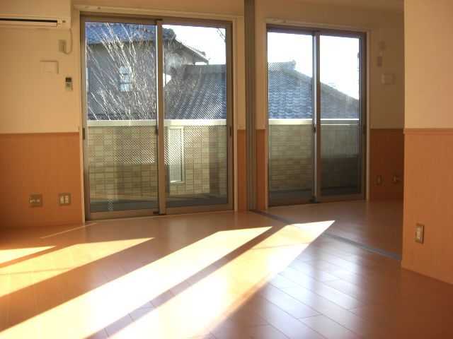 ��ʌ��������܎s��{��V�����Q���ڂ̃A�p�[�g�̂��̑������E�X�y�[�X