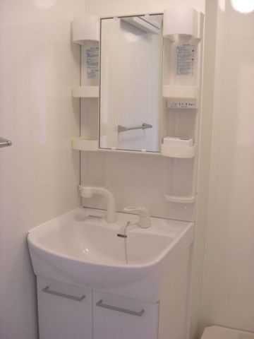 ��ʌ��������܎s��{��V�����Q���ڂ̃A�p�[�g�̐��ʏ�