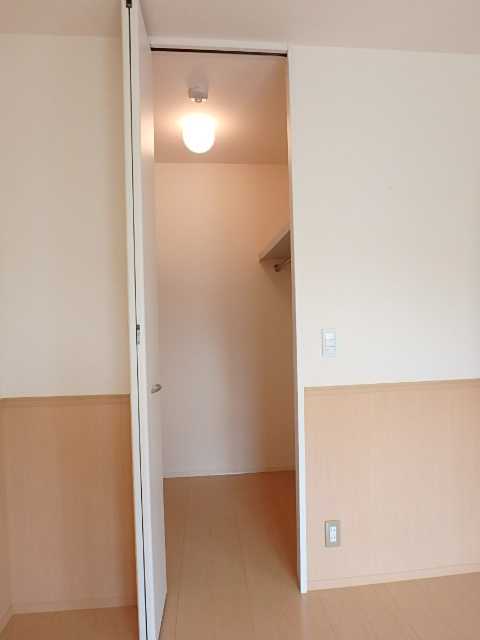 ��ʌ��������܎s��{��V�����Q���ڂ̃A�p�[�g�̎��[