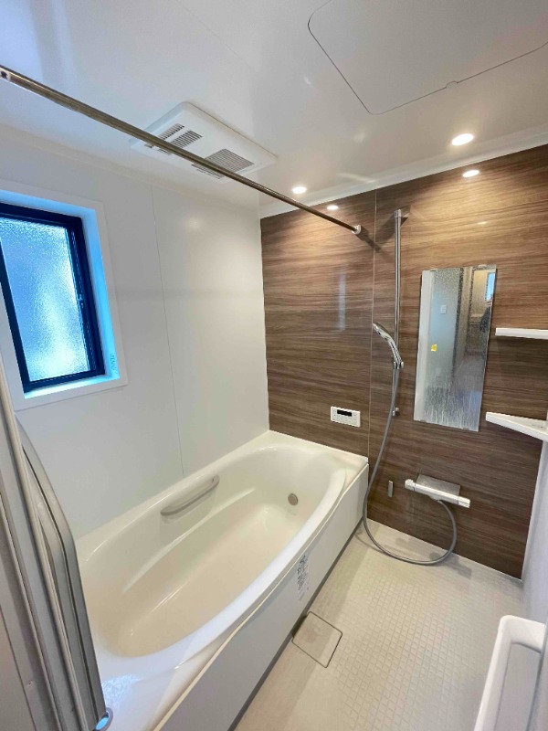 ��ʌ�����s�㒬�Q���ڂ̃A�p�[�g�̃o�X