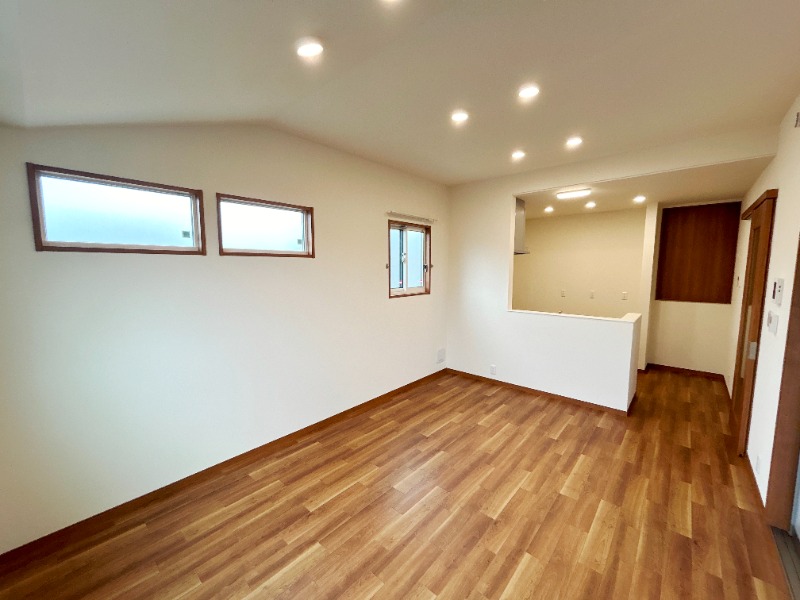 ��ʌ��������܎s�k��{�����R���ڂ̃A�p�[�g�̋��ԁE���r���O