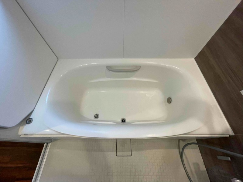 ��ʌ�����s�㒬�Q���ڂ̃A�p�[�g�̃o�X