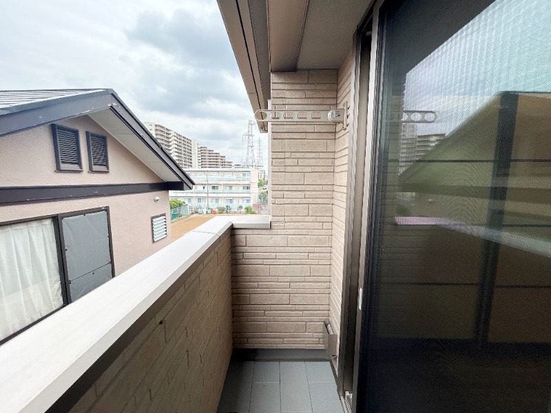 ��ʌ��������܎s�k��{�����R���ڂ̃A�p�[�g�̃o���R�j�[