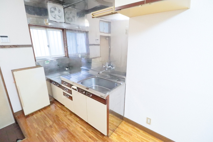 ��ʌ��������܎s�k��{�����̃A�p�[�g�̃L�b�`��