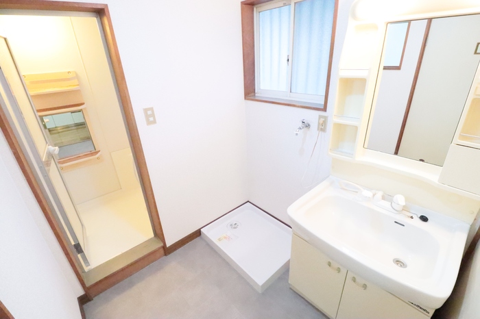 ��ʌ��������܎s�k��{�����̃A�p�[�g�̐��ʏ�