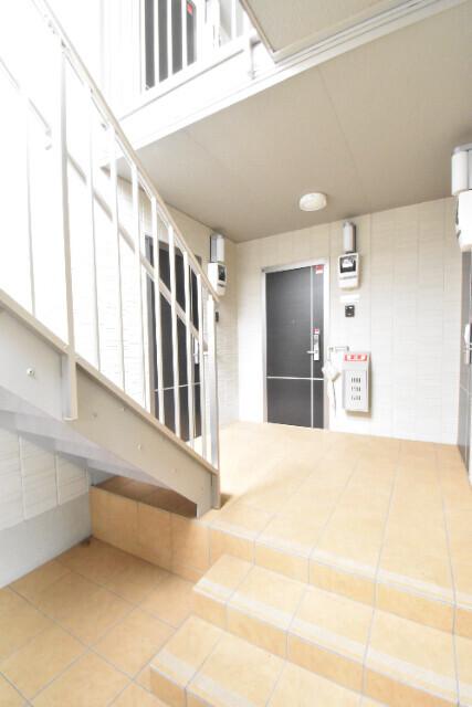 ��ʌ��������܎s�k��{�����R���ڂ̃A�p�[�g�̃G���g�����X