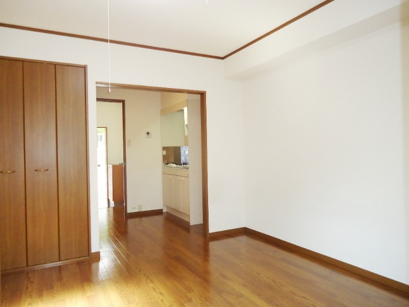 ��ʌ��������܎s�k��{�����P���ڂ̃}���V�����̋��ԁE���r���O