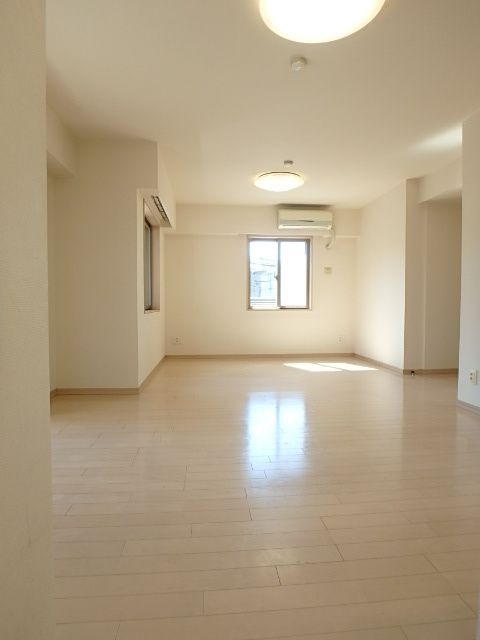 ��ʌ��������܎s��{����ؒ��S���ڂ̃}���V�����̋��ԁE���r���O