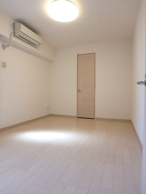 ��ʌ��������܎s��{����ؒ��S���ڂ̃}���V�����̐Q��