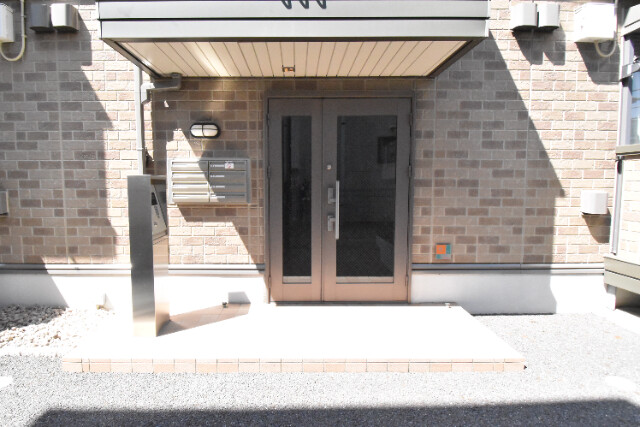 ��ʌ��������܎s�k��{�����S���ڂ̃A�p�[�g�̃G���g�����X