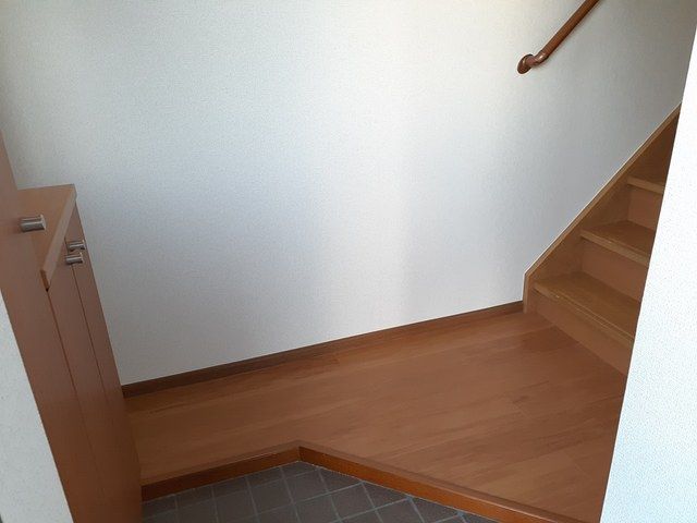 ��ʌ������s�V�h�P���ڂ̃A�p�[�g�̌���