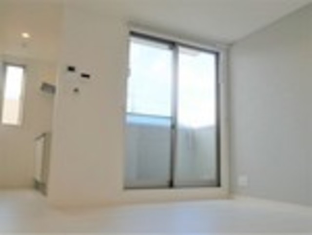 ��ʌ��������܎s�k��A�|���P���ڂ̃A�p�[�g�̃o���R�j�[