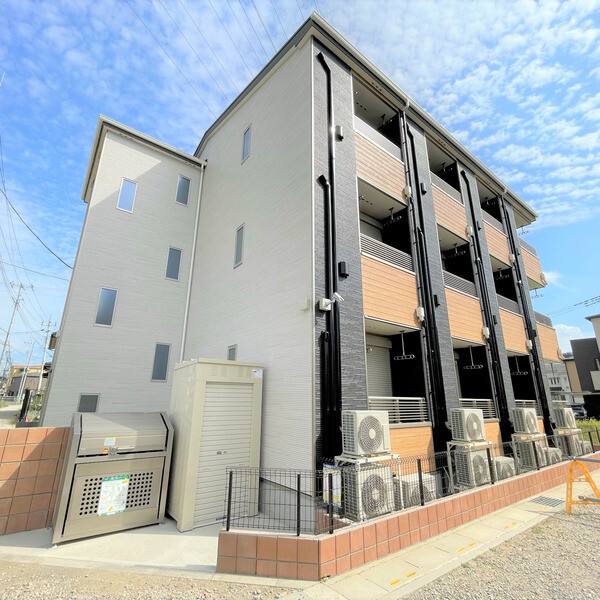 ��ʌ�����s�厚���̃A�p�[�g�̌����O��