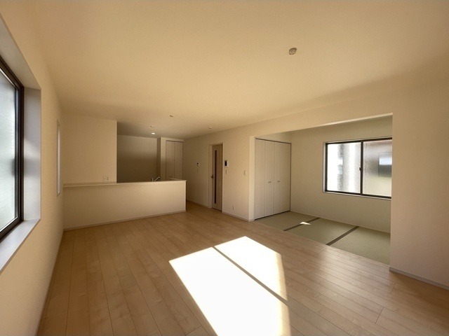 ��ʌ������s���c�̈�ˌ��Ă̋����E���r���O