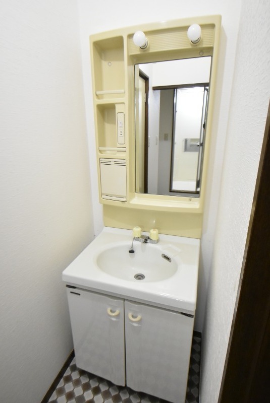 ��ʌ��@�c�s��O���P���ڂ̃A�p�[�g�̐��ʏ�