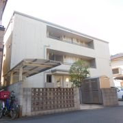 ��ʌ��z�J�s�ԎR���S����6-18-1�̃A�p�[�g�̌����O��