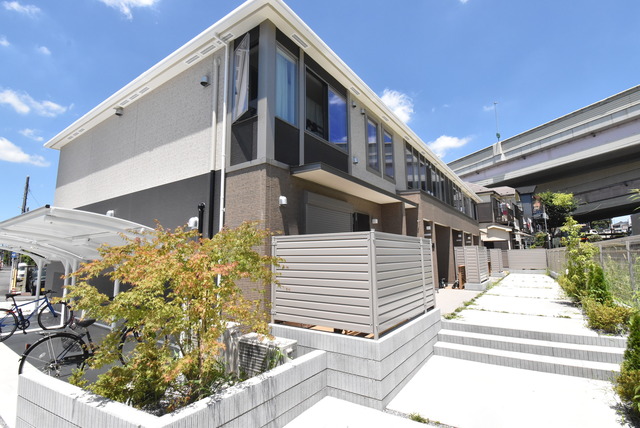 ��ʌ�����s�厚���s�g���̃A�p�[�g�̌����O��