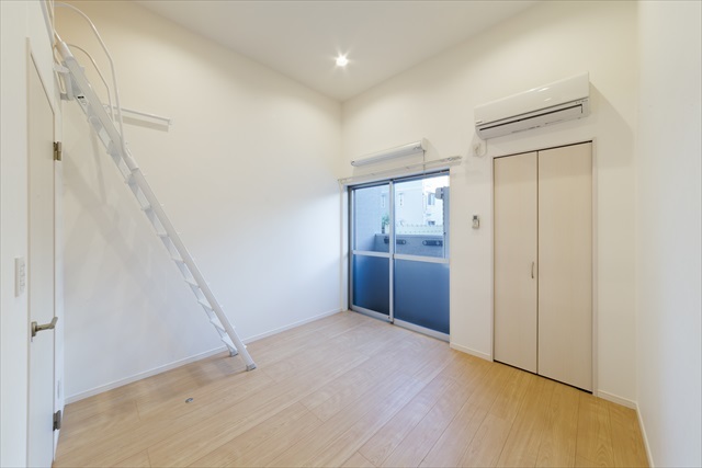 ��ʌ��������܎s��΋���̏o���̃A�p�[�g�̋��ԁE���r���O