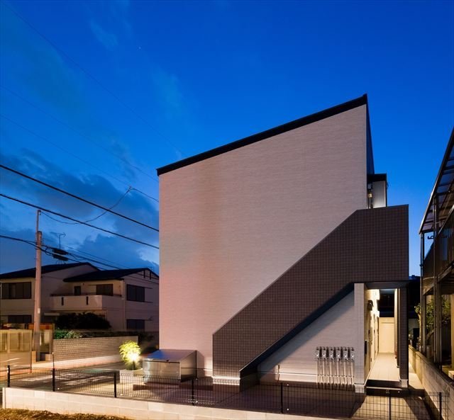 ��ʌ��������܎s��΋���̏o���̃A�p�[�g�̃G���g�����X