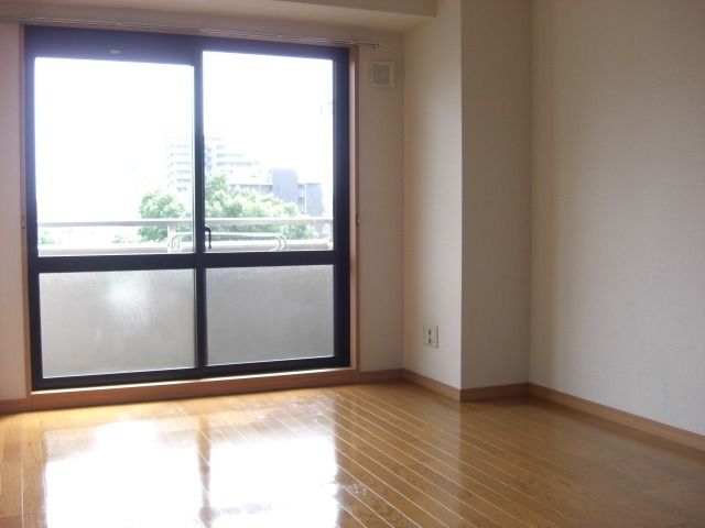 ��ʌ��������܎s�Y�a���؍�P���ڂ̃}���V�����̋��ԁE���r���O