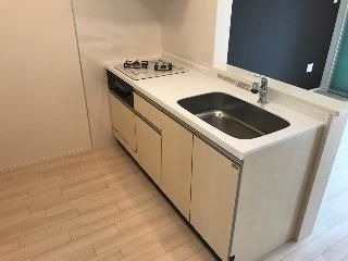 ��ʌ��t�����s�Ԑς̃A�p�[�g�̃L�b�`��