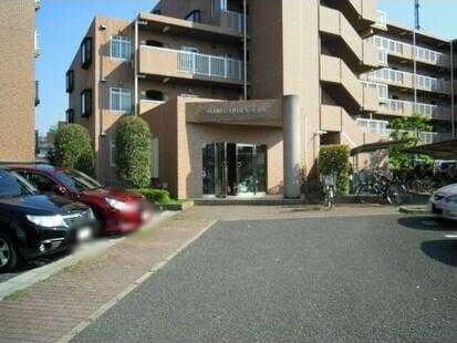 ��ʌ��������܎s�Y�a��̉ƂU���ڂ̃}���V�����̒��ԏ�