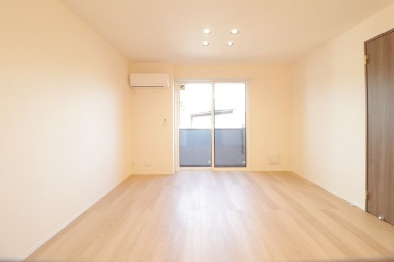 ��ʌ��z�J�s���C�N�^�E���Q���ڂ̃A�p�[�g�̃o���R�j�[