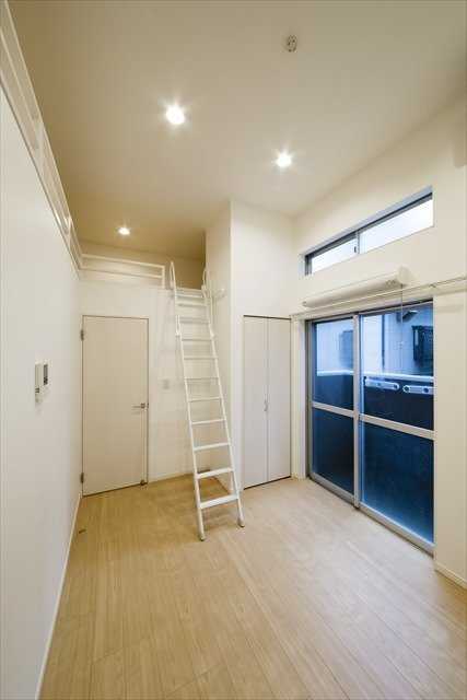 ��ʌ��������܎s�������a�c���P���ڂ̃A�p�[�g�̃o���R�j�[