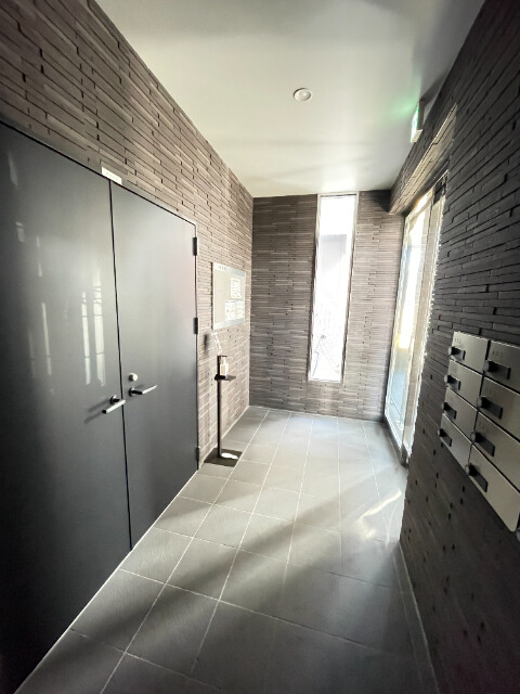 ��ʌ�����s�K���P���ڂ̃}���V�����̃G���g�����X