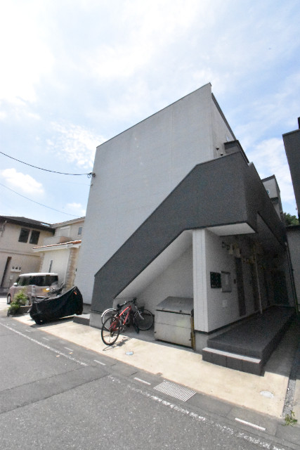 ��ʌ��������܎s�΋�����U����25-9�̃A�p�[�g�̌����O��