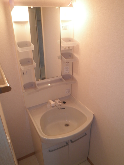 ��ʌ��������܎s�k����i���Q���ڂ̃e���X�n�E�X�̐��ʏ�