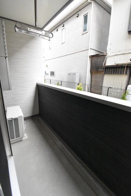 ��ʌ��������܎s�΋挴�R�P���ڂ̃A�p�[�g�̃o���R�j�[