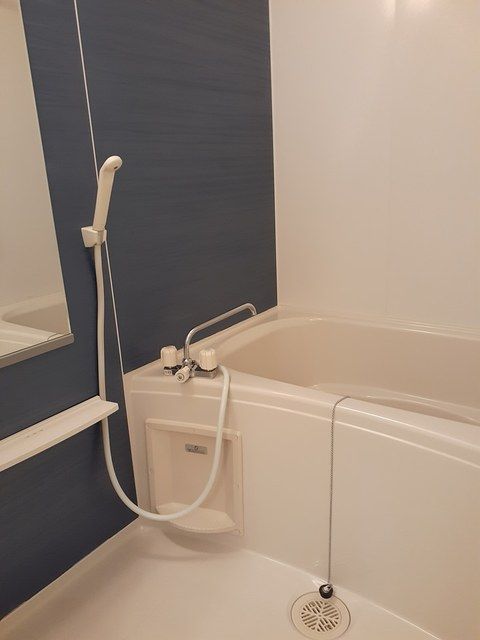 ��ʌ��������܎s�Y�a��̉ƂR���ڂ̃}���V�����̃o�X