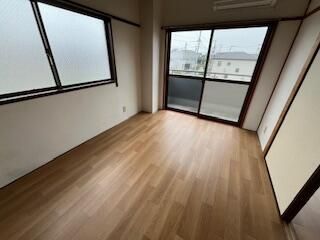 ��ʌ������s���V���ڂ̃A�p�[�g�̂��̑������E�X�y�[�X