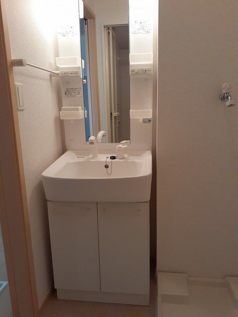 ��ʌ��������܎s�Y�a��̉ƂR���ڂ̃}���V�����̐��ʏ�