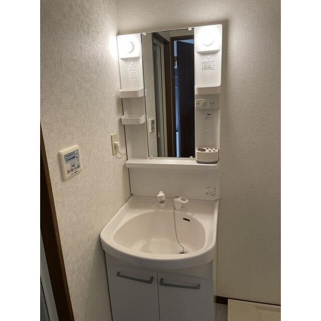 ��ʌ��������܎s�΋擌���R���ڂ̃A�p�[�g�̐��ʏ�