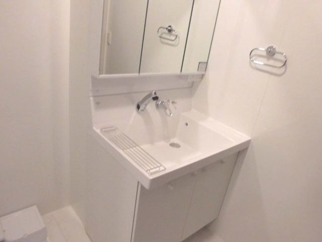 ��ʌ��������܎s�Y�a��؍�Q���ڂ̃A�p�[�g�̐��ʏ�