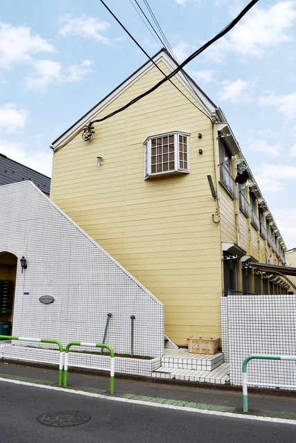 ��ʌ������s���ݑ�V���ڂ̃A�p�[�g�̌����O��