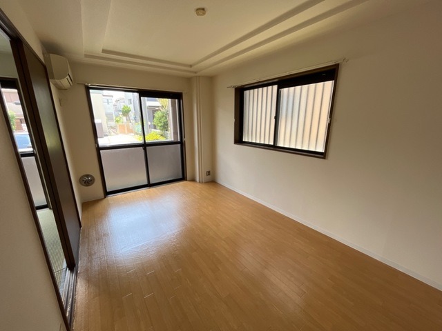 ��ʌ��������܎s�k��~�͒��̃A�p�[�g�̋��ԁE���r���O